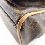 Louis_Vuitton_Monogram_Manhattan_PM_M40026_Bag_3