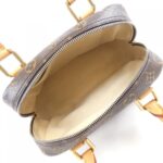 Louis_Vuitton_Monogram_Manhattan_PM_M40026_Bag_8