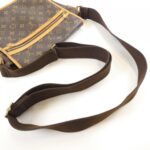 Louis_Vuitton_Monogram_Messenger_PM_M40106_Shoulder_Bag_8