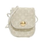 Louis_Vuitton_Monogram_Mini_Lin_Pochette_Cancun_M95312_Bag_1