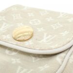 Louis_Vuitton_Monogram_Mini_Lin_Pochette_Cancun_M95312_Bag_6