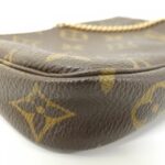Louis_Vuitton_Monogram_Mini_Pochette_Accessoires_M58009_Accessory_Pouch_2