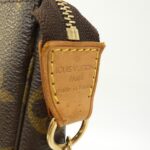 Louis_Vuitton_Monogram_Mini_Pochette_Accessoires_M58009_Accessory_Pouch_4