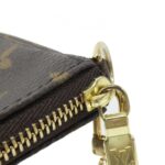 Louis_Vuitton_Monogram_Mini_Pochette_Accessoires_M58009_Accessory_Pouch_5
