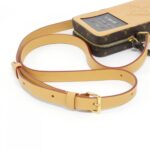 Louis_Vuitton_Monogram_Music_Player_Wearable_Wallet_M14063_Bag_5