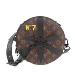 Louis_Vuitton_Monogram_N°7_Wheel_Box_M59706_Shoulder_Bag_1