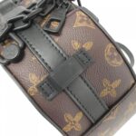 Louis_Vuitton_Monogram_N°7_Wheel_Box_M59706_Shoulder_Bag_3