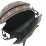 Louis_Vuitton_Monogram_N°7_Wheel_Box_M59706_Shoulder_Bag_7