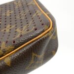 Louis_Vuitton_Monogram_Perfo_Pochette_Accessoires_M95183_Accessory_Pouch_5
