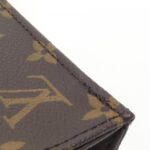 Louis_Vuitton_Monogram_Petit_Sac_Plat_M69442_Bag_2