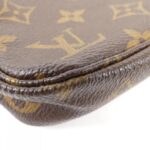 Louis_Vuitton_Monogram_Pochette_Accessoires_M51980_Accessory_Pouch_2