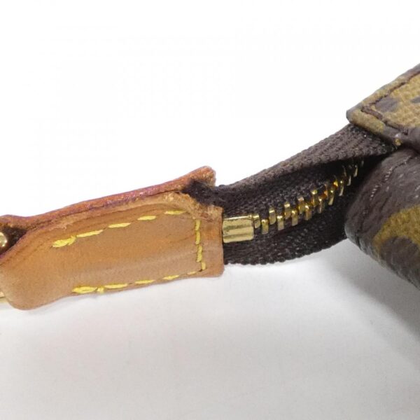 Louis_Vuitton_Monogram_Pochette_Accessoires_M51980_Accessory_Pouch_4