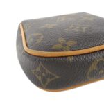Louis_Vuitton_Monogram_Pochette_Cancun_M60018_Bag_3