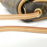 Louis_Vuitton_Monogram_Pochette_Cancun_M60018_Bag_5