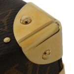 Louis_Vuitton_Monogram_Reverse_Camera_Box_M82465_Shoulder_Bag_3