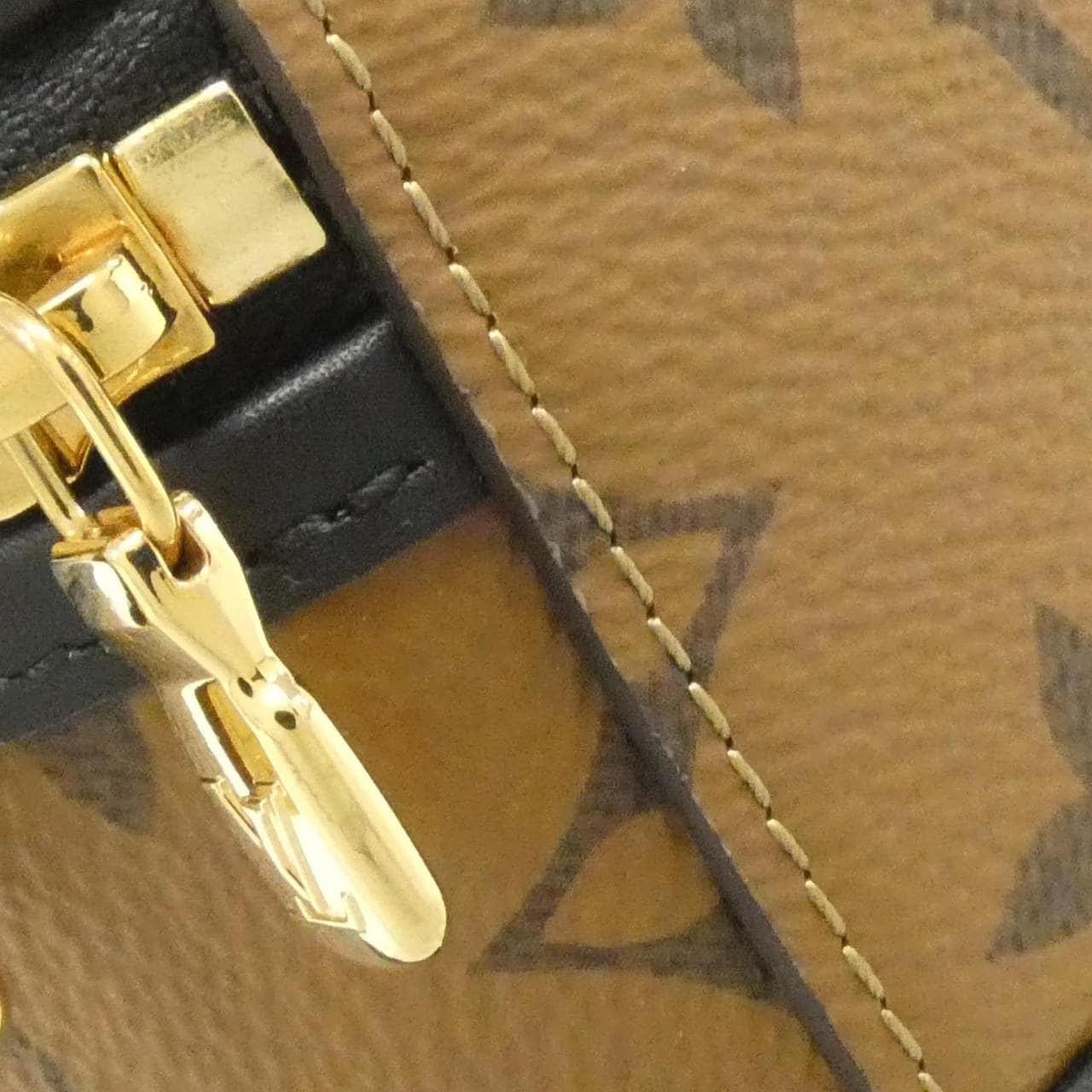 Louis_Vuitton_Monogram_Reverse_Mini_Boîte_Chapeau_M68276_Shoulder_Bag_3