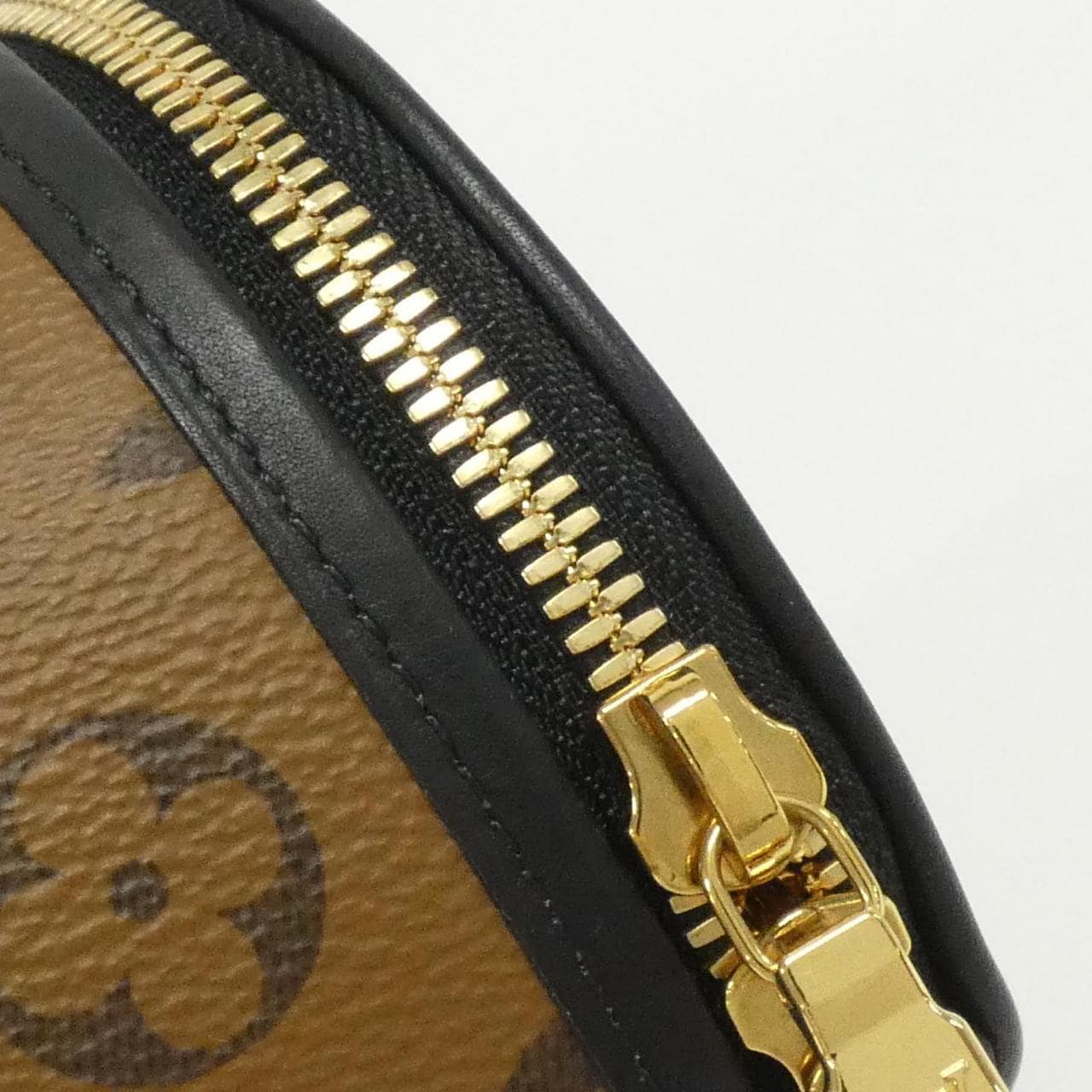 Louis_Vuitton_Monogram_Reverse_Mini_Boîte_Chapeau_M68276_Shoulder_Bag_4