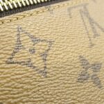 Louis_Vuitton_Monogram_Reverse_Pochette_Métis_MM_M44876_Bag_5