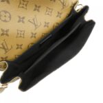 Louis_Vuitton_Monogram_Reverse_Pochette_Métis_MM_M44876_Bag_8