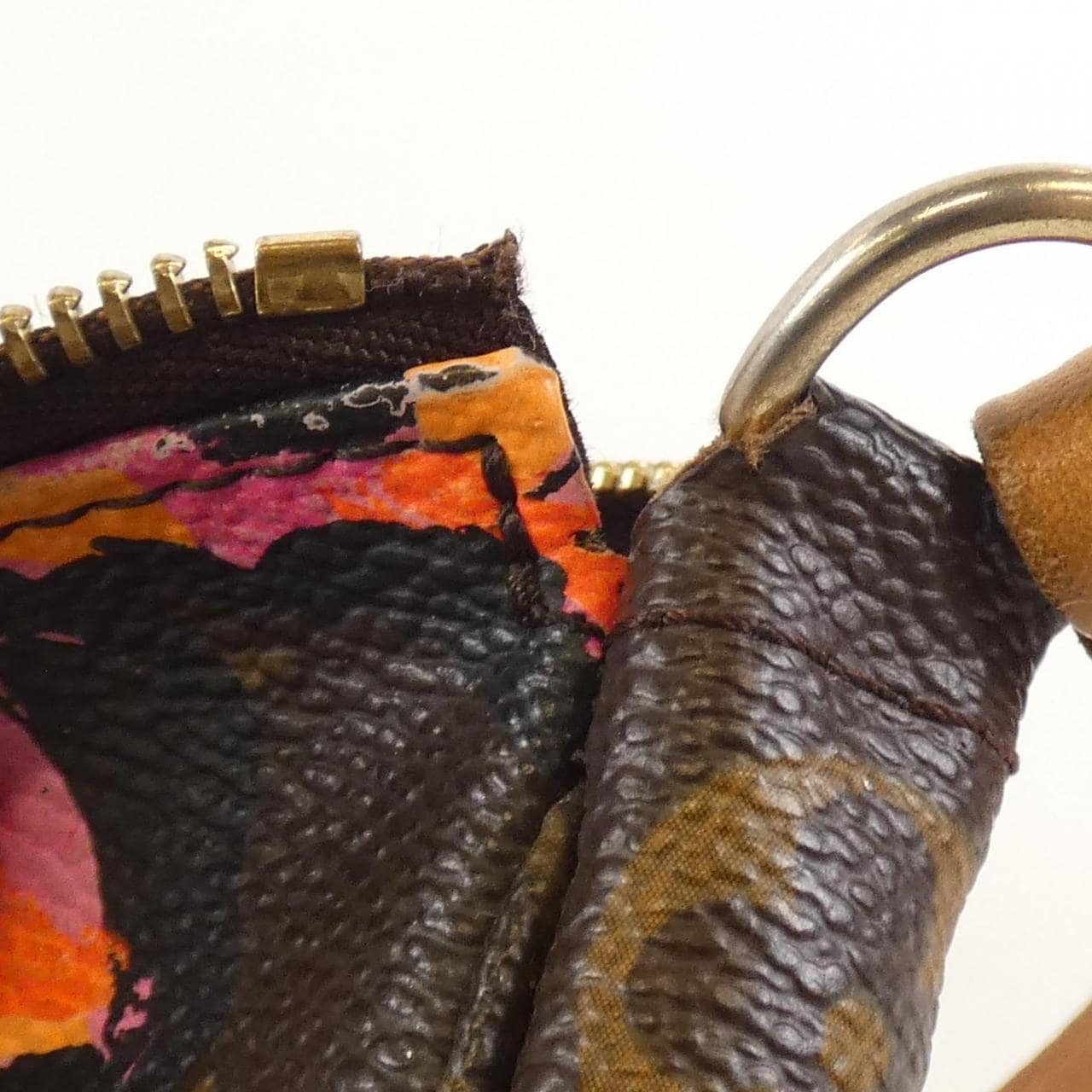 Louis_Vuitton_Monogram_Rose_Stephen_Sprouse_Pochette_Accessoires_M48615_Accessory_Pouch_4