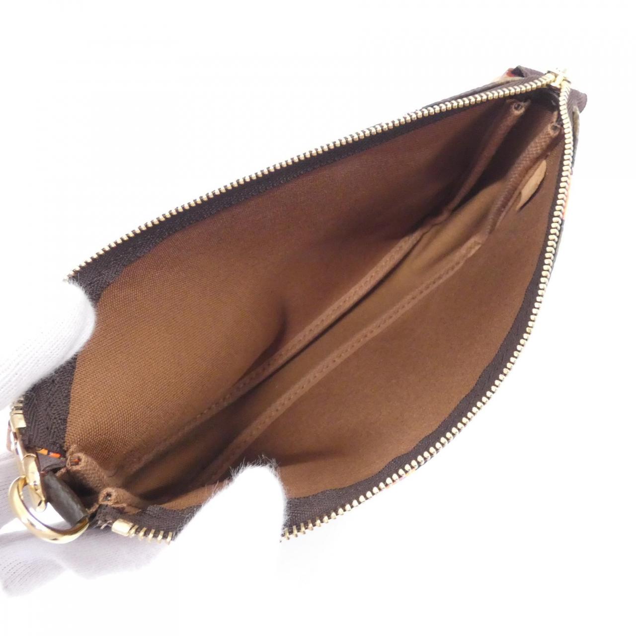 Louis_Vuitton_Monogram_Rose_Stephen_Sprouse_Pochette_Accessoires_M48615_Accessory_Pouch_6