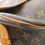 Louis_Vuitton_Monogram_Saumur_35cm_M42254_Shoulder_Bag_2
