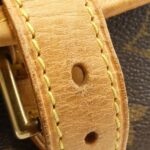 Louis_Vuitton_Monogram_Saumur_Shoulder_Bag_M42250_4