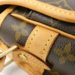 Louis_Vuitton_Monogram_Saumur_Shoulder_Bag_M42250_6