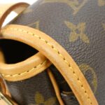 Louis_Vuitton_Monogram_Saumur_Shoulder_Bag_M42250_7