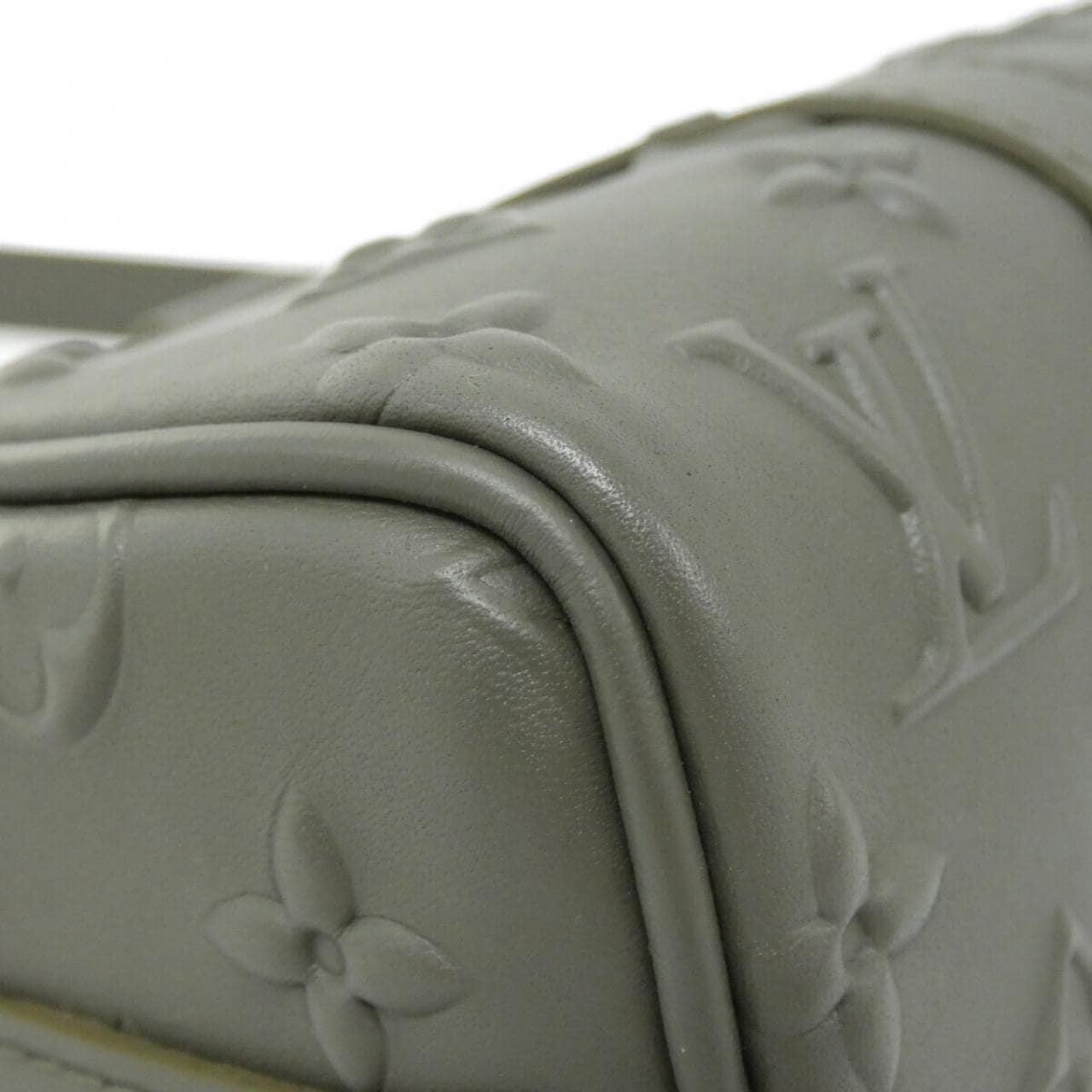 Louis_Vuitton_Monogram_Seal_Key_Pouch_XS_M57961_Boston_Bag_2