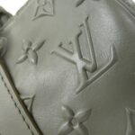 Louis_Vuitton_Monogram_Seal_Key_Pouch_XS_M57961_Boston_Bag_3