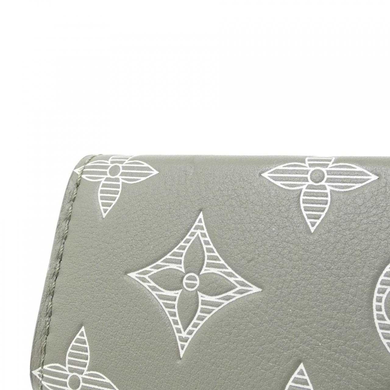 Louis_Vuitton_Monogram_Shadow_Gaston_Wearable_Wallet_M13197_Shoulder_Bag_3