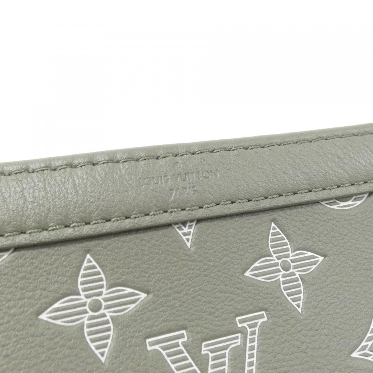 Louis_Vuitton_Monogram_Shadow_Gaston_Wearable_Wallet_M13197_Shoulder_Bag_4