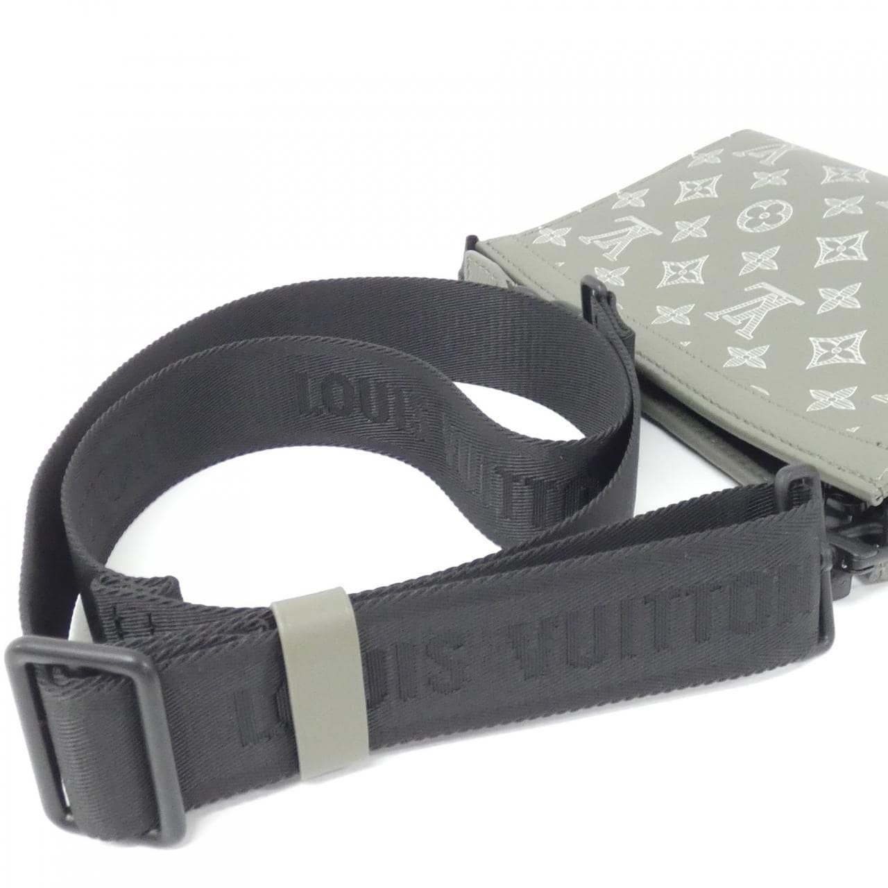 Louis_Vuitton_Monogram_Shadow_Gaston_Wearable_Wallet_M13197_Shoulder_Bag_6