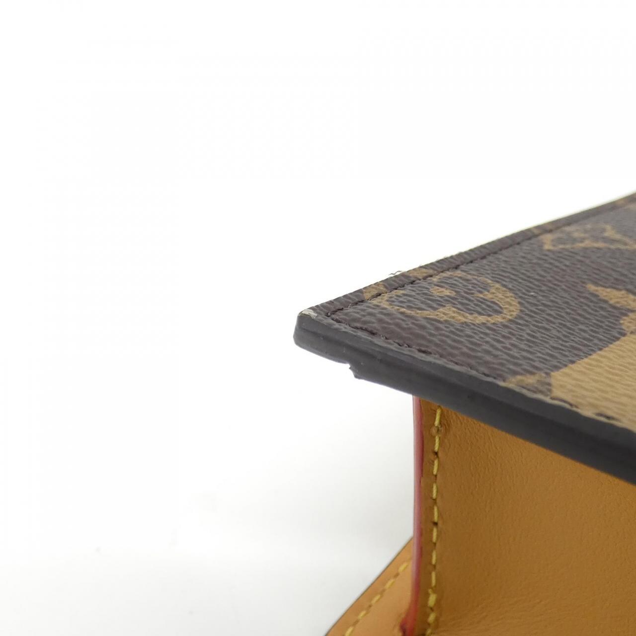 Louis_Vuitton_Monogram_Stripe_LV_Squared_Sac_Plat_Messenger_M45969_Bag_3