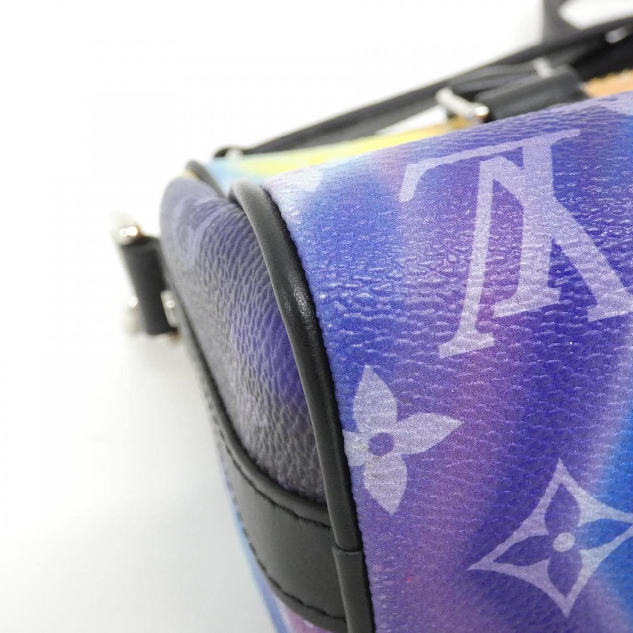 Louis_Vuitton_Monogram_Sunset_Key_Cles_XS_M80953_Boston_Bag_3