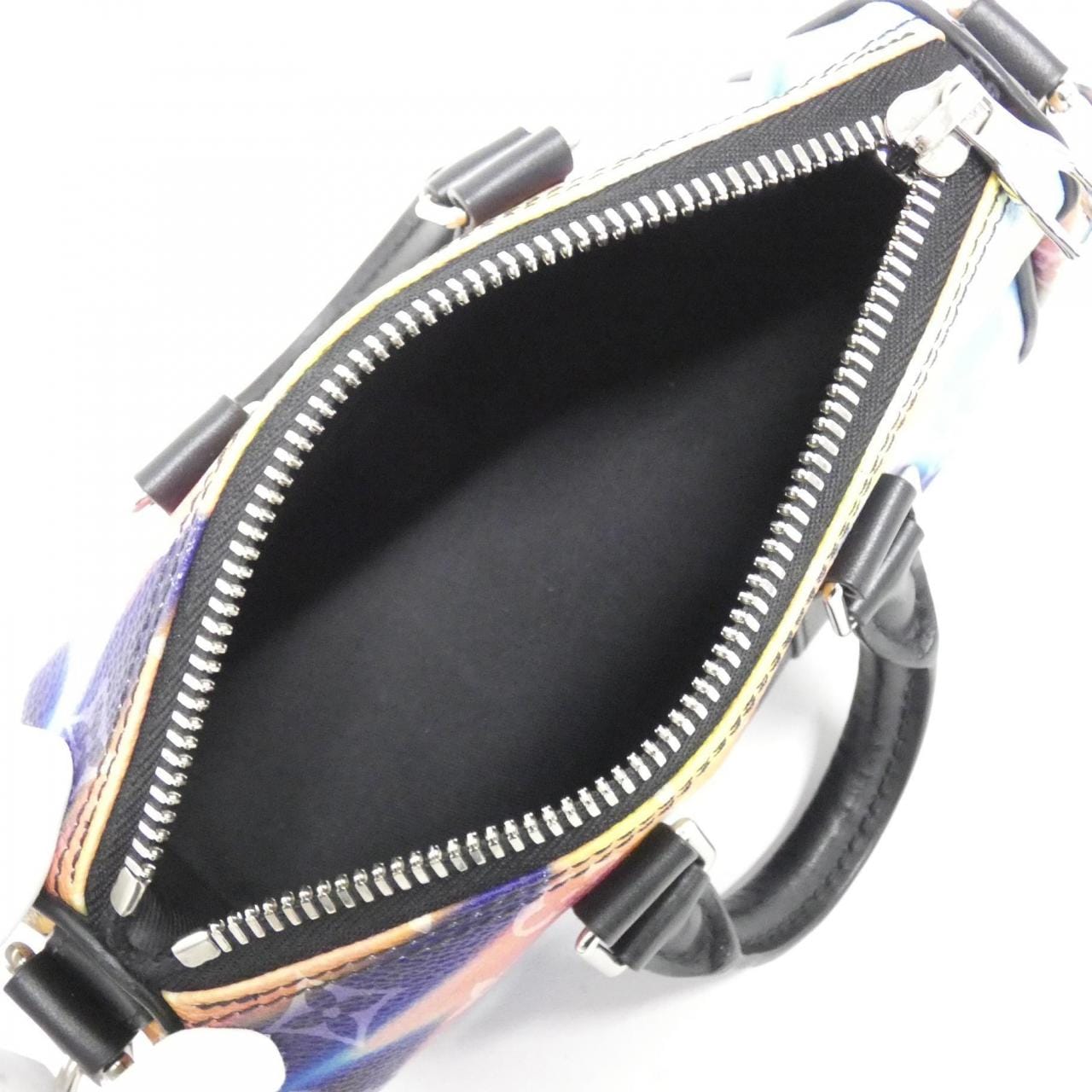 Louis_Vuitton_Monogram_Sunset_Key_Cles_XS_M80953_Boston_Bag_7