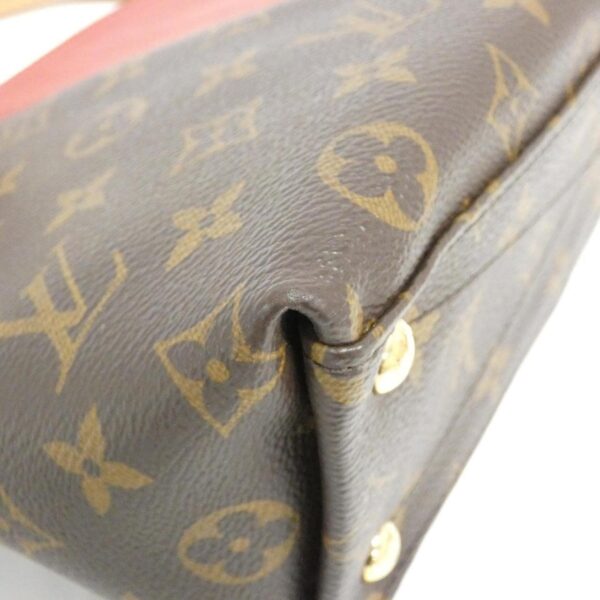 Louis_Vuitton_Monogram_V_Tote_BB_M43966_Bag_3