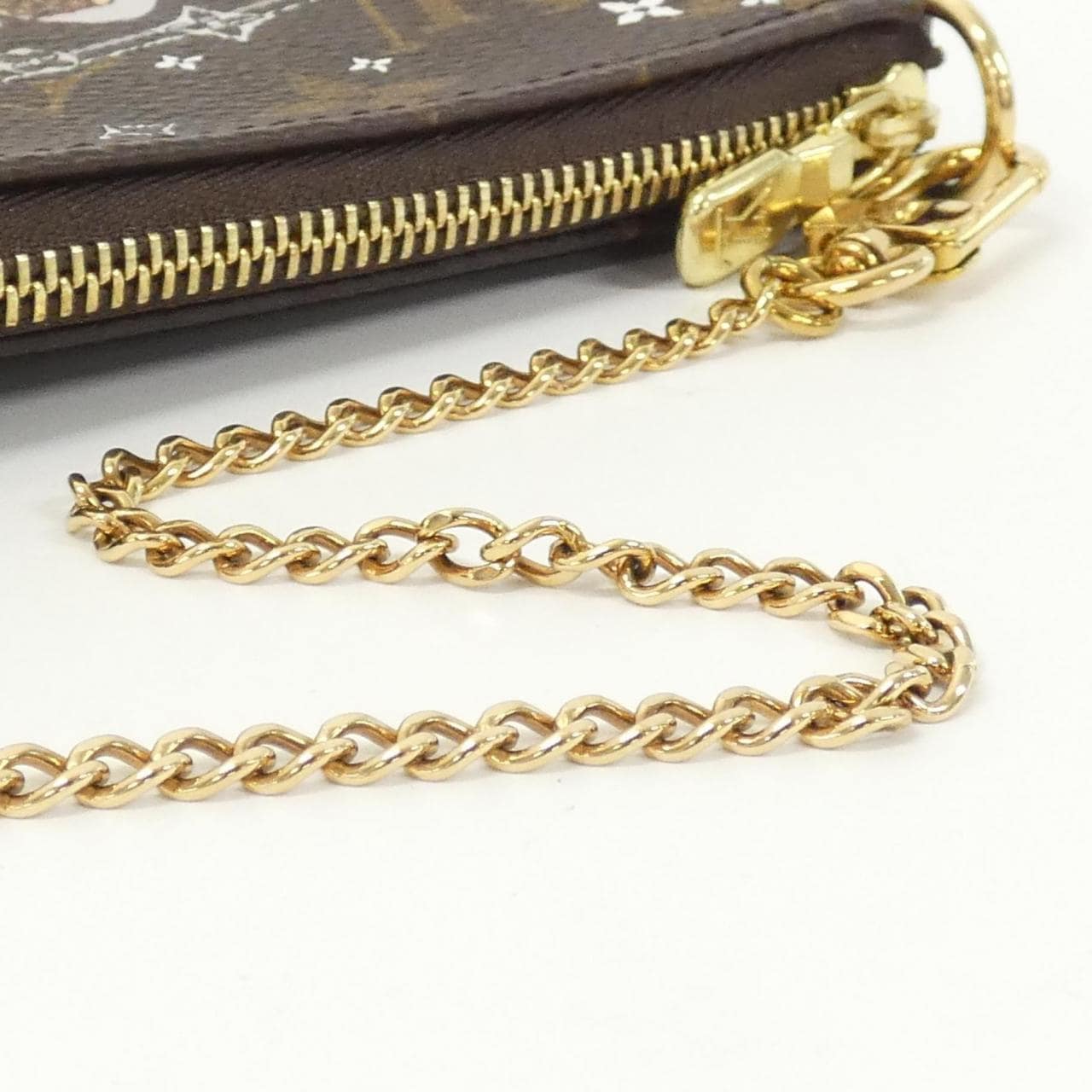 Louis_Vuitton_Monogram_Vivienne_Mini_Pochette_Accessoires_M68490_Accessory_Pouch_5