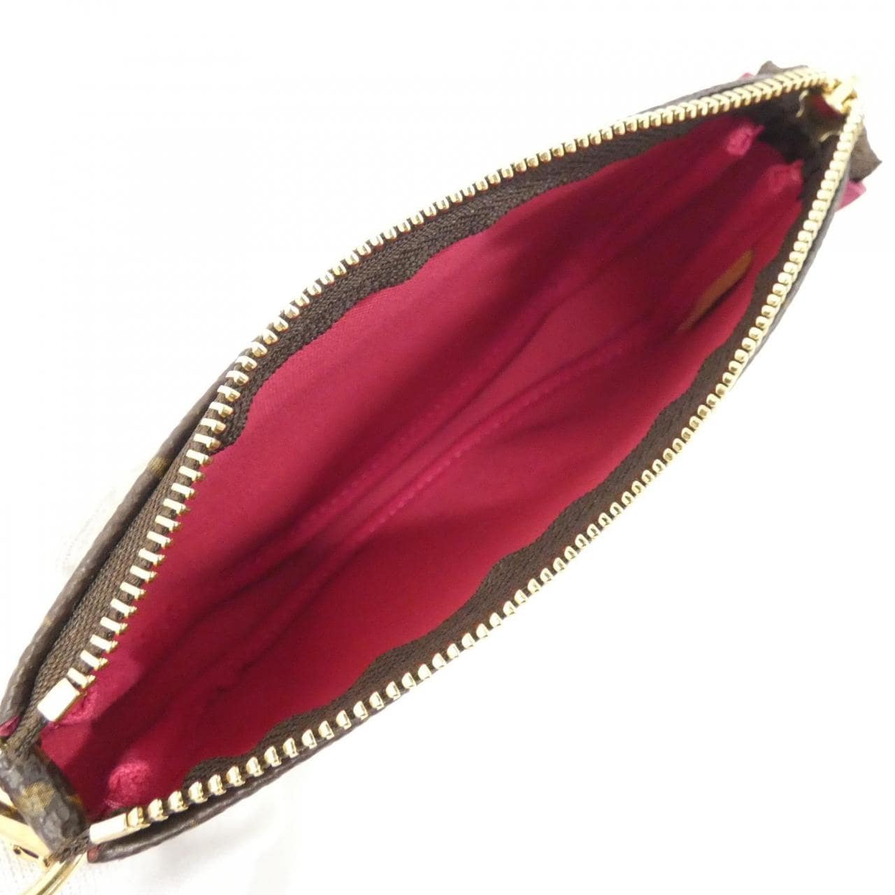 Louis_Vuitton_Monogram_Vivienne_Mini_Pochette_Accessoires_M68490_Accessory_Pouch_6
