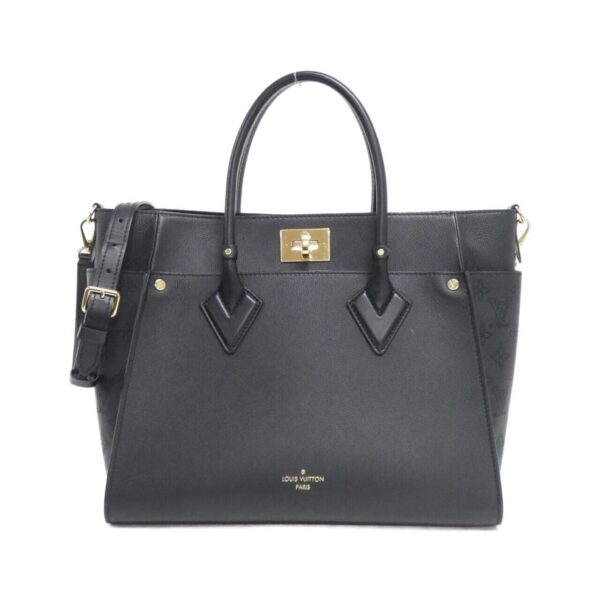 Louis_Vuitton_On_My_Side_GM_M22225_Bag_1