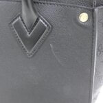 Louis_Vuitton_On_My_Side_GM_M22225_Bag_6