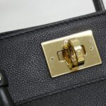 Louis_Vuitton_On_My_Side_GM_M22225_Bag_7