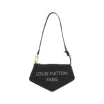 Louis_Vuitton_Pochette_Accessoires_M82459_Accessory_Pouch_1
