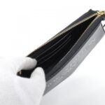 Louis_Vuitton_Pochette_Accessoires_M82459_Accessory_Pouch_6