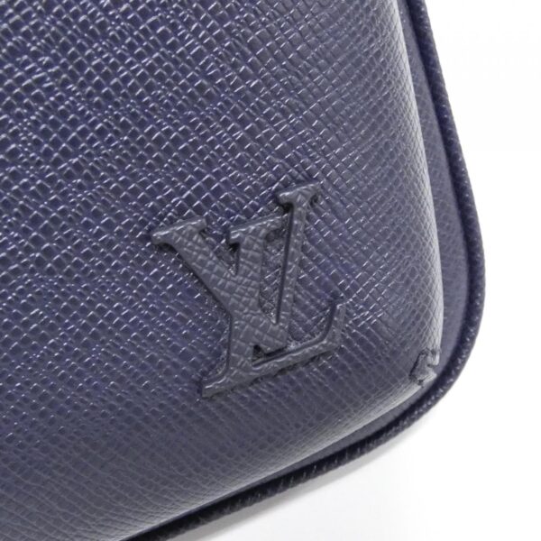 Louis_Vuitton_Taiga_Avenue_Sling_Bag_M30971_Shoulder_Bag_5