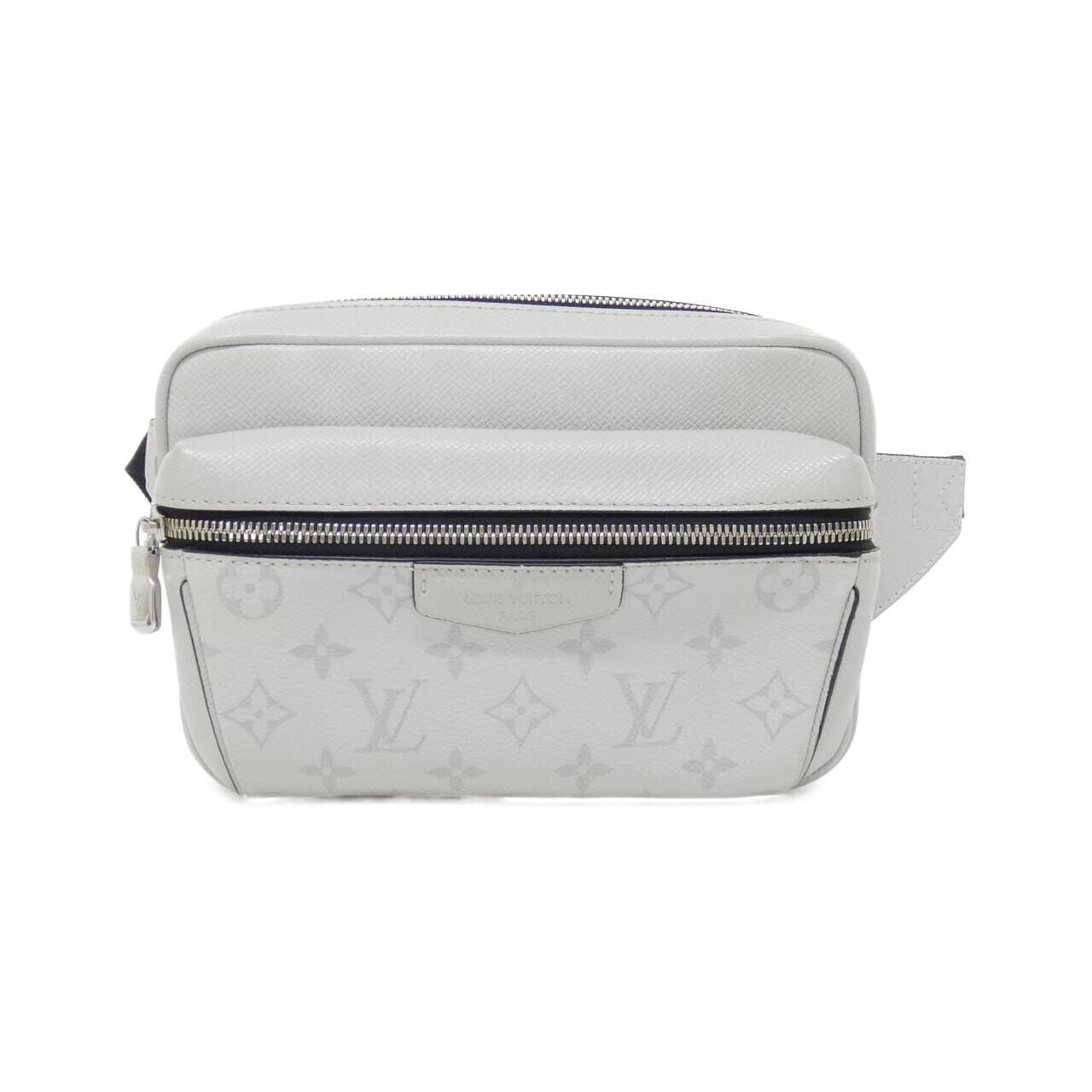 Louis_Vuitton_Taiga_Lama_Bum_Bag_Outdoor_M30247_Shoulder_Bag_1