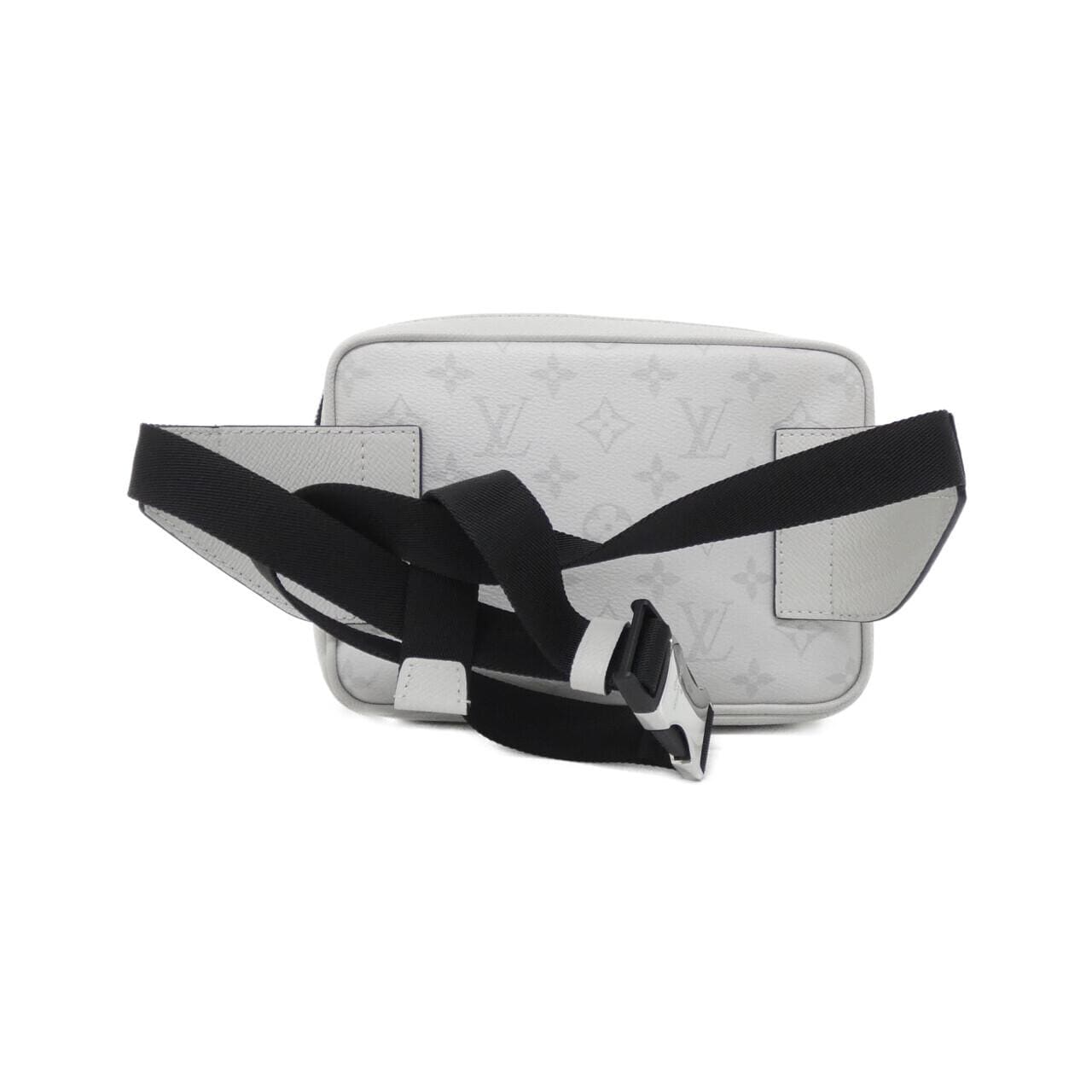 Louis_Vuitton_Taiga_Lama_Bum_Bag_Outdoor_M30247_Shoulder_Bag_2