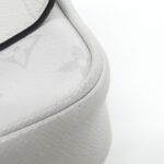 Louis_Vuitton_Taiga_Lama_Bum_Bag_Outdoor_M30247_Shoulder_Bag_3
