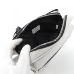 Louis_Vuitton_Taiga_Lama_Bum_Bag_Outdoor_M30247_Shoulder_Bag_7